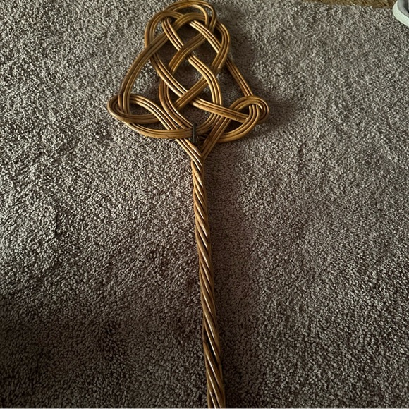 Vtg | Rattan Rug Beater - Picture 5 of 5